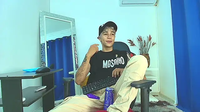 Zacktk7 online show from 02-21-25, 08:27