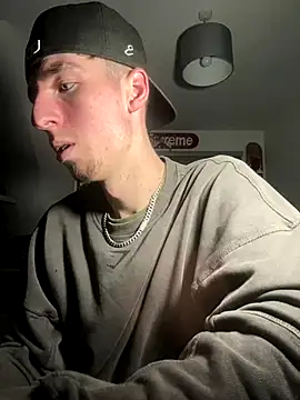 MikesWood21 online show from 12-05-24, 01:36