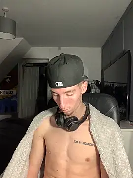 MikesWood21 online show from 12-05-24, 04:42