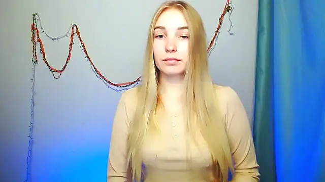 Queen ofLove online show from 12-21-25, 02:46