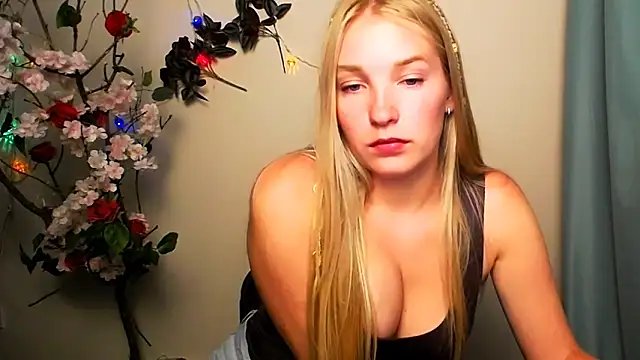 Queen ofLove online show from 06-10-26, 07:24