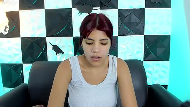 Snapshot of AfroditaMoore chatting on 10-28-25, 03:32 AfroditaMoore online show from 10-28-25, 03:32