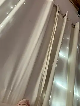 Snapshot of paulette_karim1 chatting on 09-13-25, 09:03 paulette karim1 online show from 09-13-25, 09:03