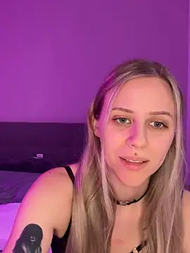 Snapshot of lunawolf21 chatting on 01-17-25, 08:13 lunawolf21 online show from 01-17-25, 08:13