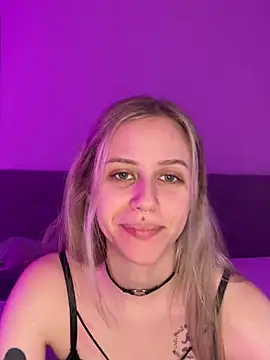 Snapshot of lunawolf21 chatting on 01-19-25, 08:07 lunawolf21 online show from 01-19-25, 08:07