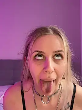 Snapshot of lunawolf21 chatting on 02-09-25, 08:33 lunawolf21 online show from 02-09-25, 08:33