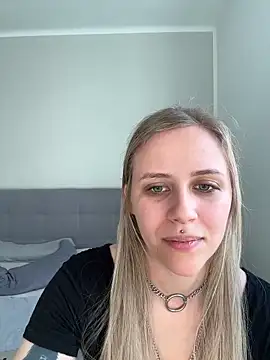 Snapshot of lunawolf21 chatting on 03-04-25, 05:45 lunawolf21 online show from 03-04-25, 05:45