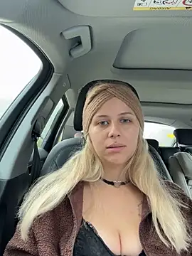 Snapshot of lunawolf21 chatting on 10-14-25, 07:20 lunawolf21 online show from 10-14-25, 07:20