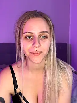 Snapshot of lunawolf21 chatting on 11-12-25, 07:42 lunawolf21 online show from 11-12-25, 07:42