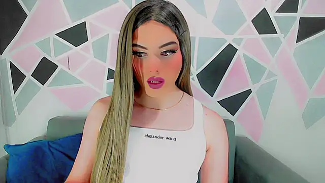 Snapshot of Nicky_loveex chatting on 02-14-25, 04:58 Nicky loveex online show from 02-14-25, 04:58
