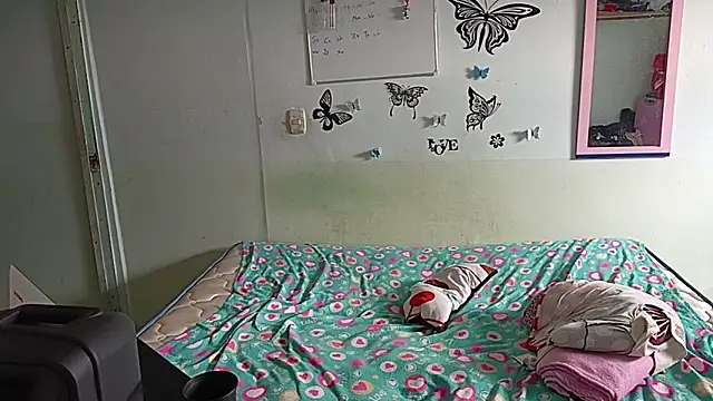 luxandracon23 online show from 03-20-25, 07:25