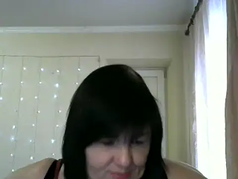 Snapshot of EmiliaLooo chatting on 03-12-25, 06:40 EmiliaLooo online show from 03-12-25, 06:40
