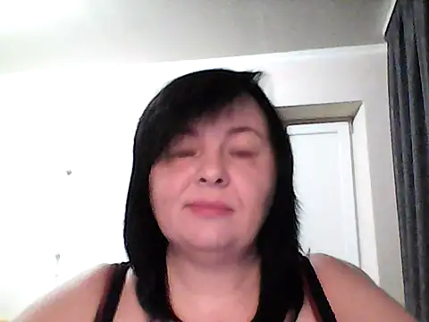 Snapshot of EmiliaLooo chatting on 11-08-25, 03:29 EmiliaLooo online show from 11-08-25, 03:29