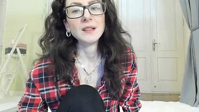 Snapshot of Baby_Jewel chatting on 01-09-25, 01:13 Baby Jewel online show from 01-09-25, 01:13