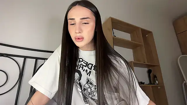 Kim Oberlin  online show from 04-24-26, 12:07