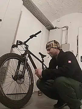 Gilgamesch1704 online show from 02-09-25, 04:50