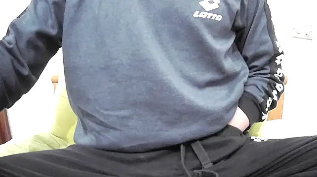 Snapshot of maxdoingthings chatting on 12-23-24, 11:06 maxdoingthings online show from 12-23-24, 11:06