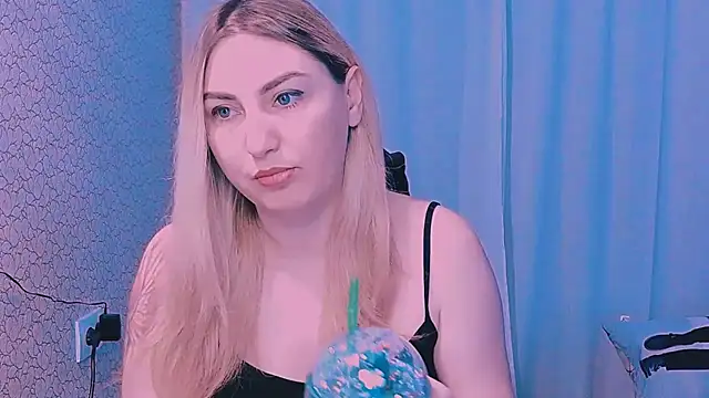 Snapshot of JaneLaJewel chatting on 02-01-26, 07:51 JaneLaJewel online show from 02-01-26, 07:51