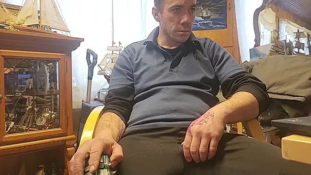 ScubaStevex online show from 02-10-26, 01:15