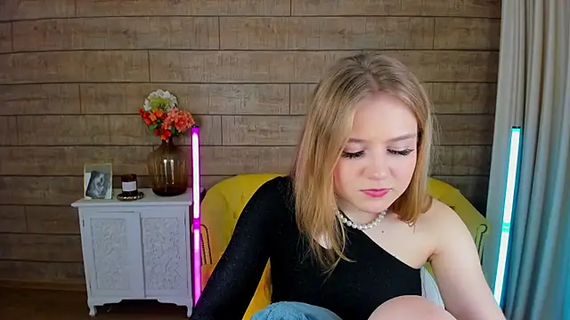 SelinSwarovski online show from 02-04-25, 02:49