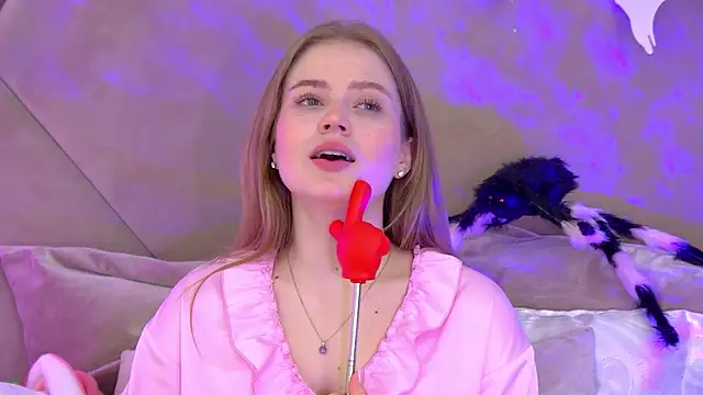 SelinSwarovski online show from 10-23-25, 06:06