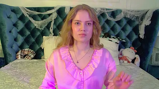 SelinSwarovski online show from 10-30-25, 06:08