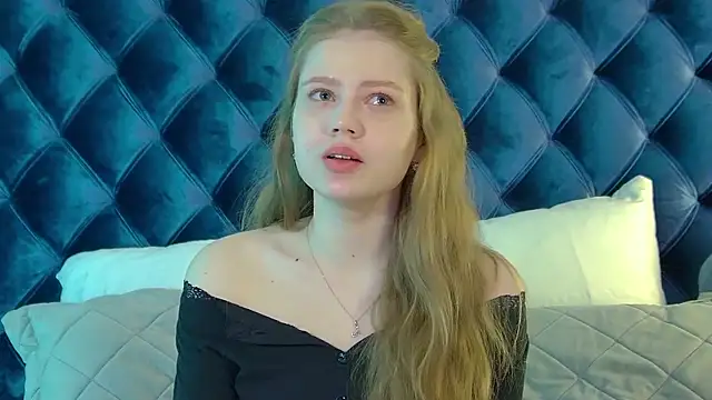 SelinSwarovski online show from 04-14-26, 03:51