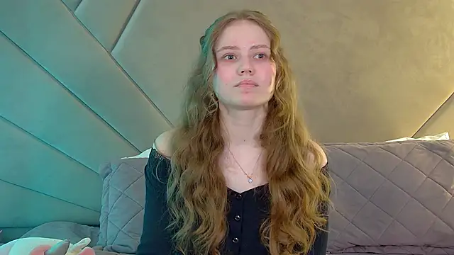Snapshot of SelinSwarovski chatting on 06-12-26, 04:17 SelinSwarovski online show from 06-12-26, 04:17
