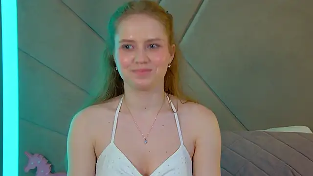 Snapshot of SelinSwarovski chatting on 06-15-26, 03:25 SelinSwarovski online show from 06-15-26, 03:25