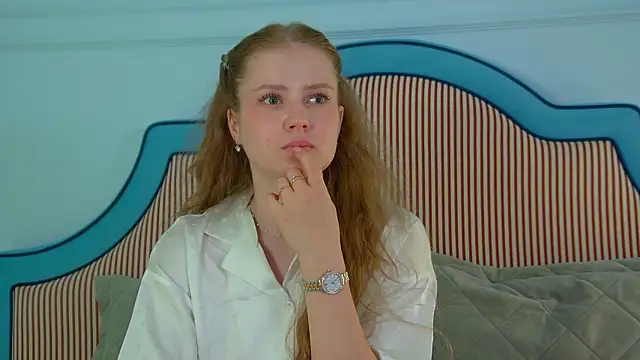 Snapshot of SelinSwarovski chatting on 08-03-26, 03:27 SelinSwarovski online show from 08-03-26, 03:27