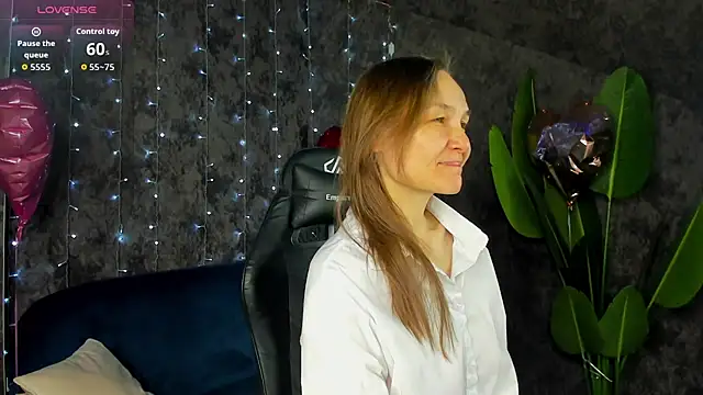 Lillian White online show from 03-08-26, 01:03