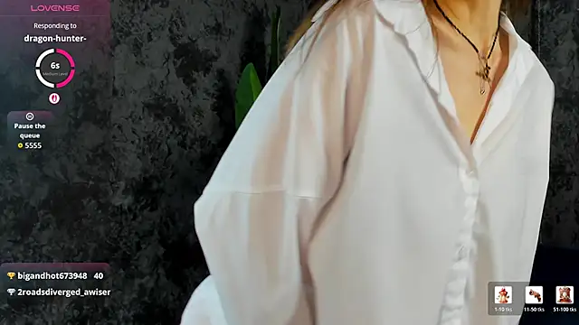 Snapshot of Lillian_White chatting on 05-15-26, 11:12 Lillian White online show from 05-15-26, 11:12