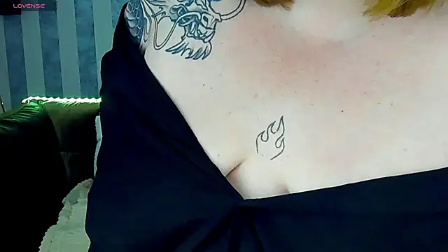 ZaraReignn online show from 12-27-24, 12:39