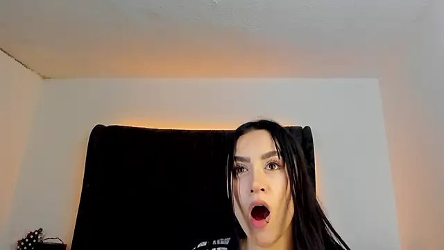 NataGarcia online show from 10-23-25, 03:22