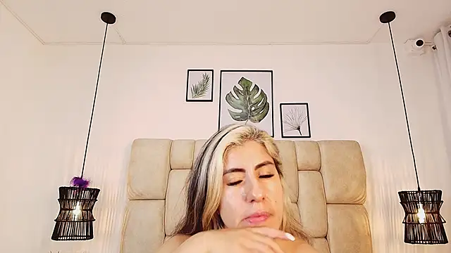 AdharaSmithh online show from 03-04-25, 06:50