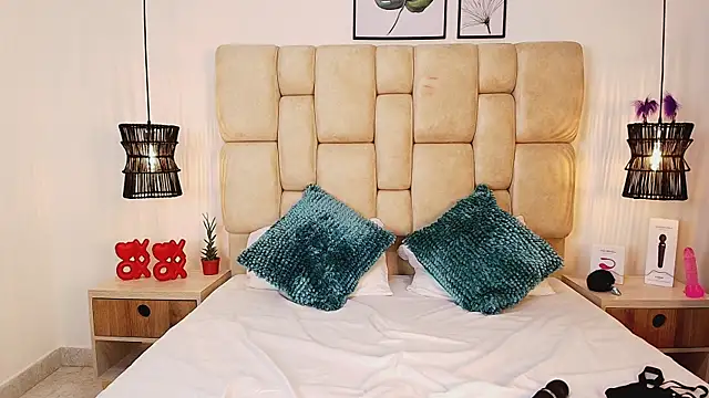 AdharaSmithh online show from 03-20-25, 11:56