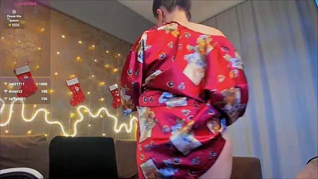 Aurora Owen online show from 12-04-24, 11:52