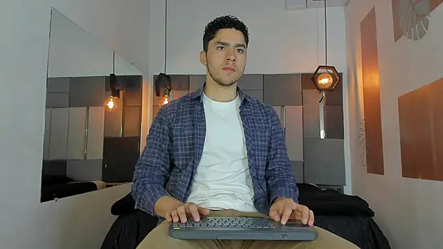 LiamNovak online show from 02-11-26, 12:54