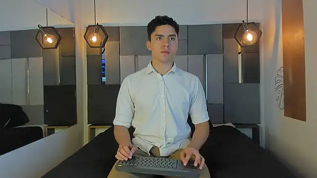 LiamNovak online show from 03-09-26, 01:04