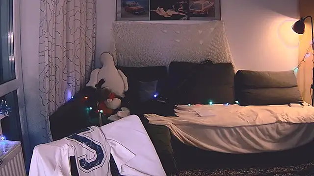 KatiKate online show from 12-16-24, 04:27