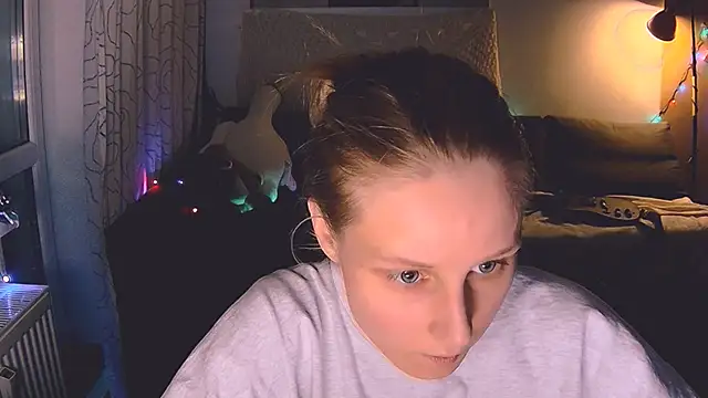 KatiKate online show from 12-17-24, 04:53