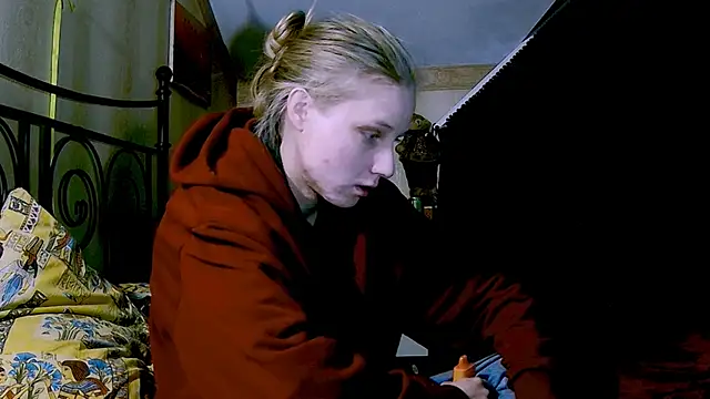 KatiKate online show from 01-20-25, 01:53