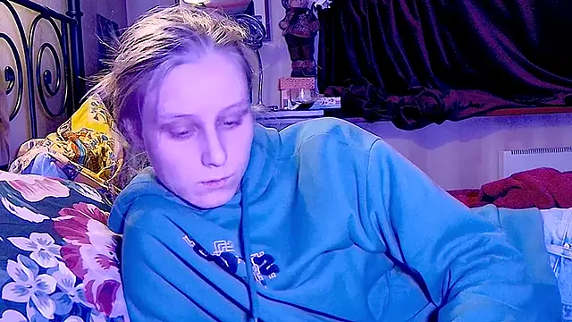 KatiKate online show from 01-27-25, 05:58