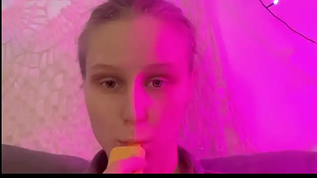 KatiKate online show from 02-12-25, 07:24