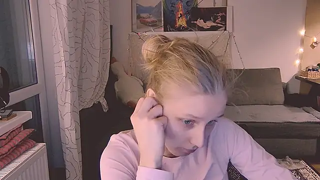 KatiKate online show from 02-17-25, 08:36