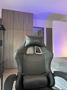 SophieRaily  online show from 11-11-25, 10:21