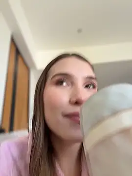 SophieRaily  online show from 11-19-25, 08:09