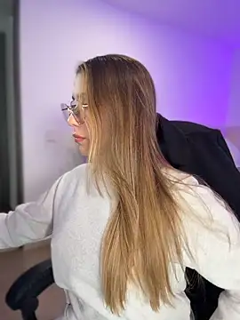 SophieRaily  online show from 02-25-26, 10:08