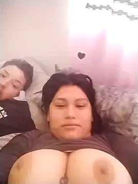 Snapshot of Marilin_Jessie chatting on 12-14-24, 01:59 Marilin Jessie online show from 12-14-24, 01:59