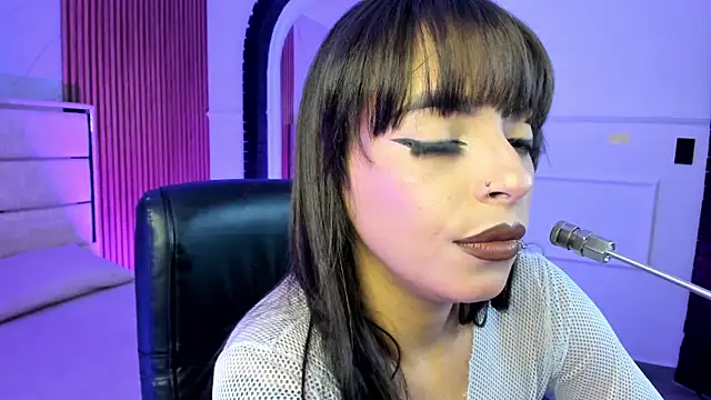 Snapshot of MiiaaMoonroee chatting on 11-27-25, 09:06 MiiaaMoonroee online show from 11-27-25, 09:06